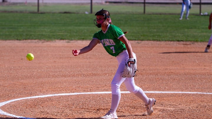 Eldorado softball's Paige Kiddy (7) throws a pitch against Colorado City at Eldorado High School.