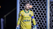 Tadeu fez defesas importantes no empate sem gols entre Atlético-GO e Goiás