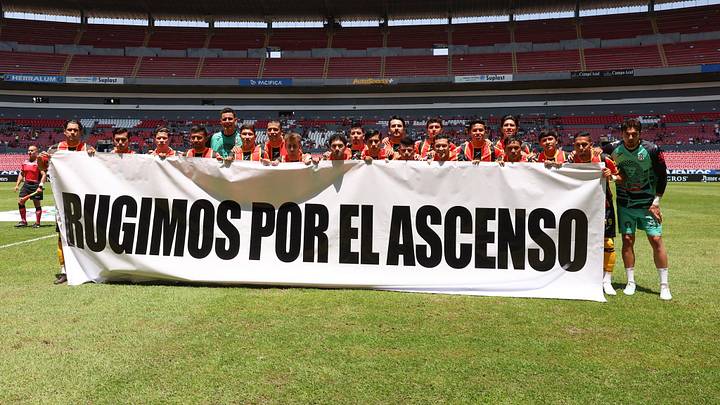 Jugadores de Leones Negros protestan por la falta de ascenso y descenso Jugadores de Leones Negros protestan por la falta de ascenso y descenso