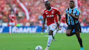 Enner Valencia fez gol no último Grenal