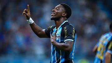Amuzu foi o destaque do Grêmio no triunfo contra o Vitória no final de março