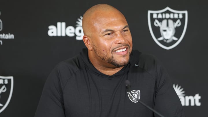 Las Vegas Raiders Coach Antonio Pierce