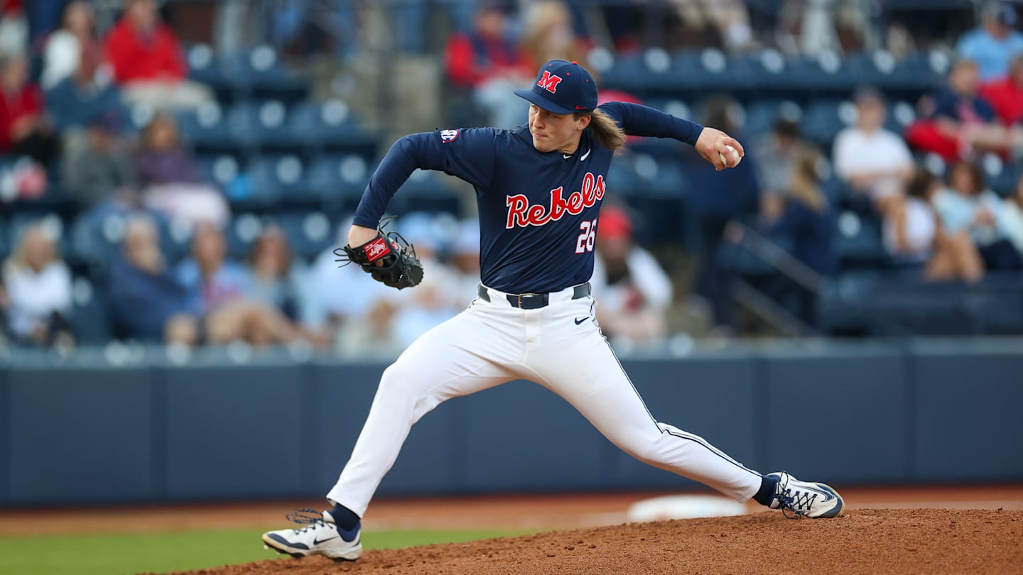 Ole Miss Baseball's Hunter Elliott Earns Rawlings Gold Glove Award Honor