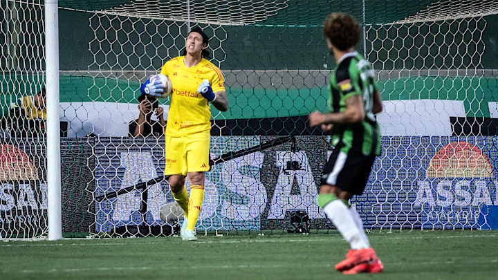 Cássio, goleiro do Cruzeiro contra o América-M