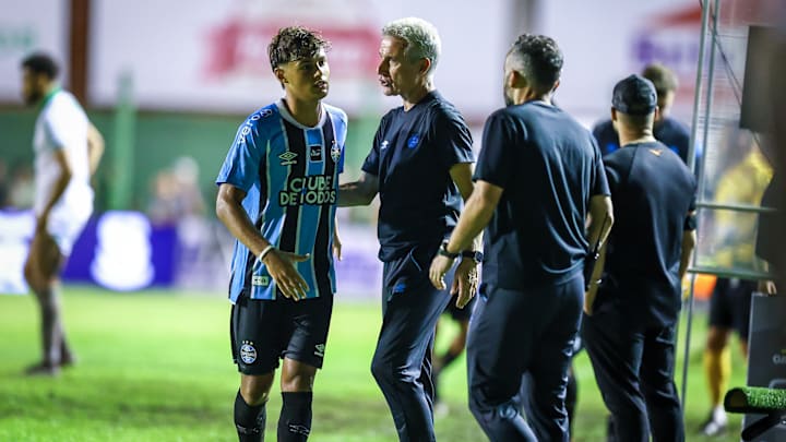 Jogador vinha sem espaço nos últimos jogos