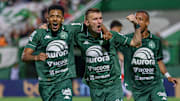 Chapecoense do paraguaio Walter Clar está há 10 jogos sem perder e tem o melhor ataque da Série B