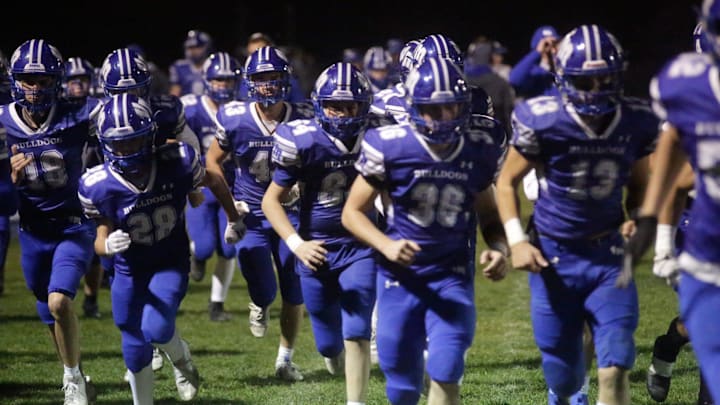Van Meter, the defending Class 2A champions, return to the UNI-Dome in search of another title