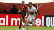 Autor de dois gols no jogo do primeiro turno, Luciano desta vez cumpre suspensão porque foi expulso na última rodada