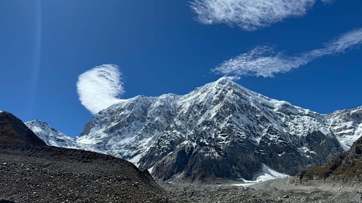 Chaukhamba III on the left, Chaukhamba II in middle and Chaukhamba I on the right. Chaukhamba III on the left, Chaukhamba II in middle and Chaukhamba I on the right.