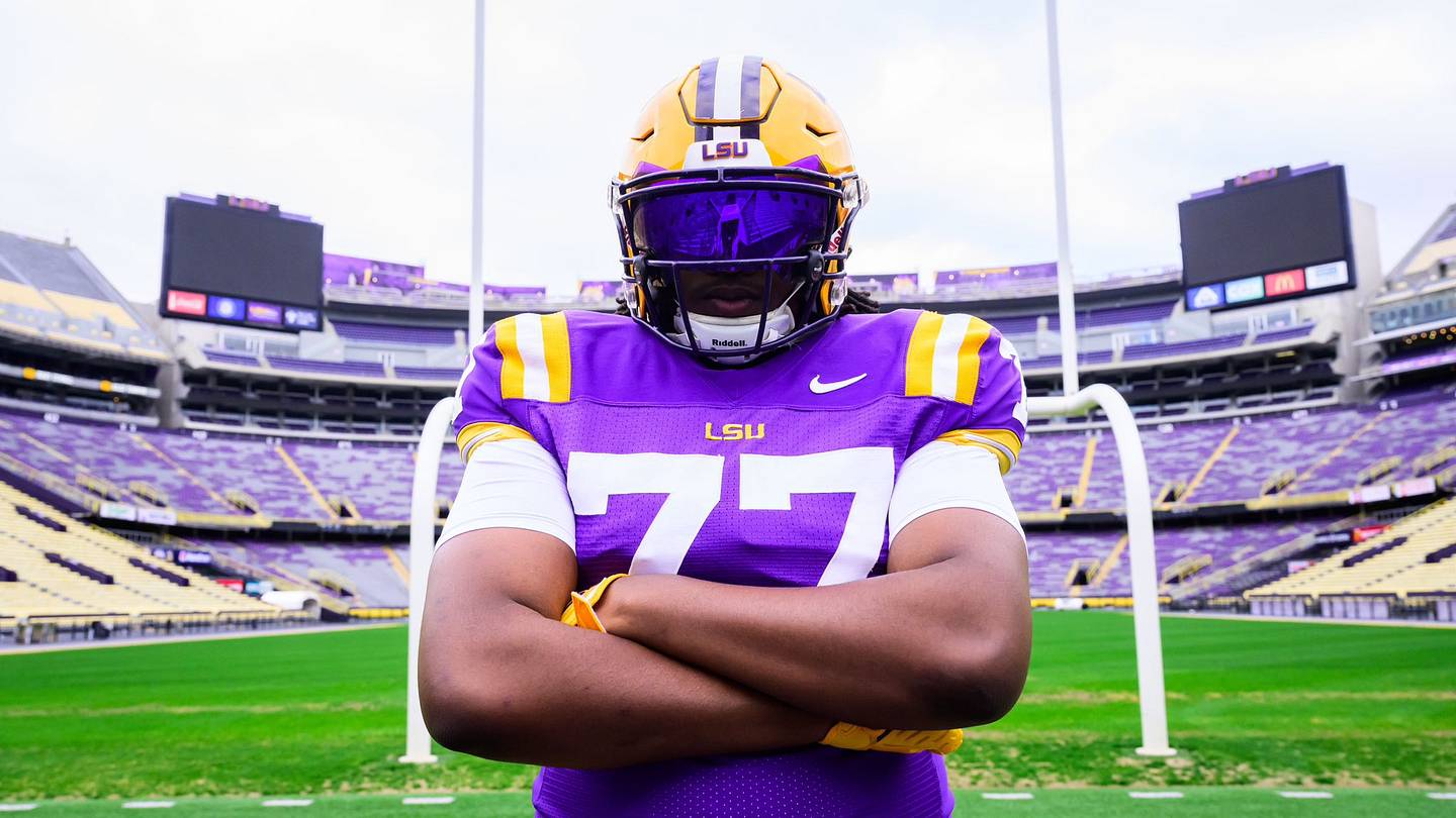 No. 1 Offensive Lineman in Louisiana Flips Commitment from LSU Football to Ole Miss