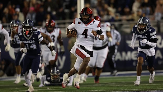 San Diego State Aztecs quarterback Jayden Denegal (4).