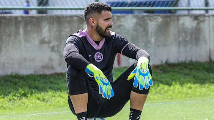 Andrés Gudiño, en un entrenamiento con el Cruz Azul.