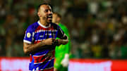 Moisés brilhou com o uniforme do Fortaleza no Alfredo Jaconi