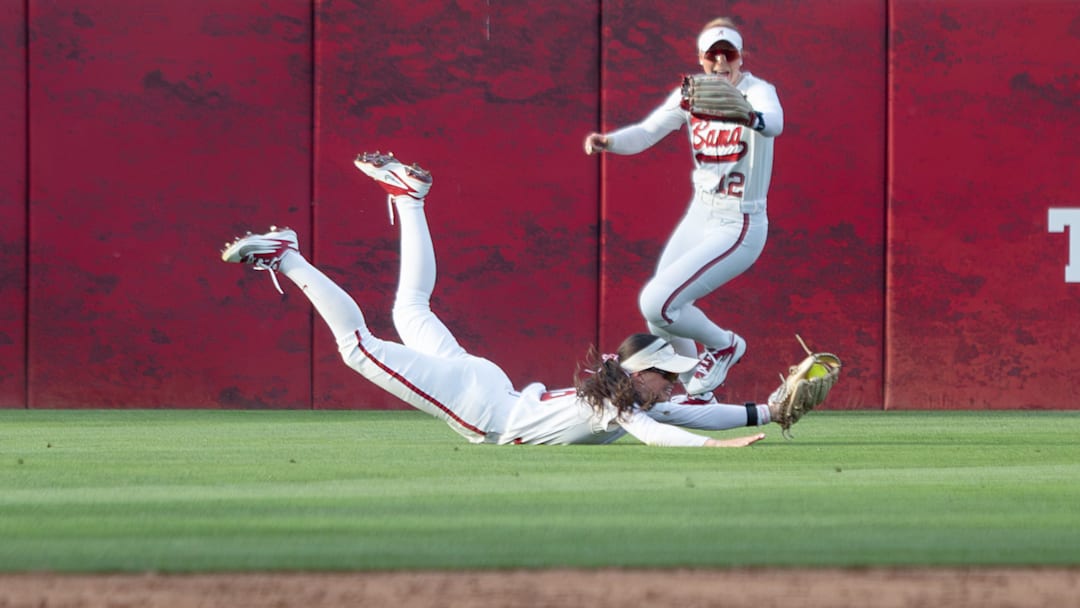 Alabama outfielder Lauren Johnson makes a diving catch in the first game of the series against Texas on Apr. 2, 2026.