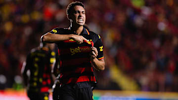 Marcelo Ajul marcou o gol do Sport, que empatou em casa e avançou nos pênaltis