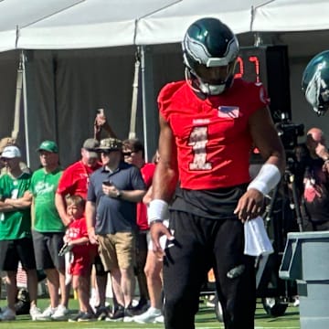 Eagles QB Jalen Hurts at practice on July 27, 2024