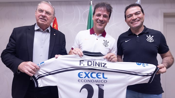 Diniz foi jogador do Corinthians na década de 90