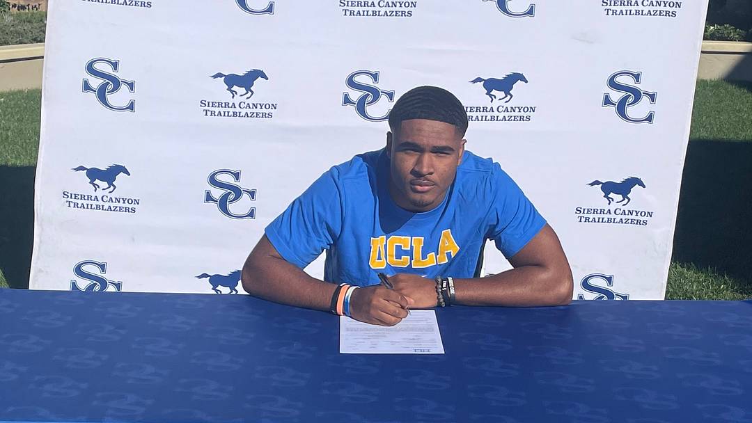 Sierra Canyon's Kamari Ramsey signing to UCLA on Dec. 15, 2021 as a senior in high school.