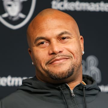 Las Vegas Raiders Coach Antonio Pierce