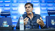 Técnico cumpriu suspensão no primeiro Gre-Nal