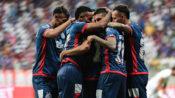 Bahia abriu 3 a 0, mas levou dois gols no fim