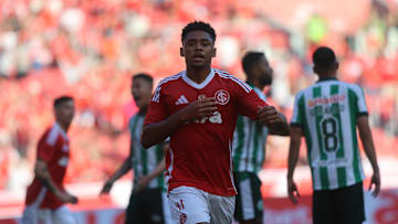 Vitor Gabriel marcou dois gols no Beira-Rio