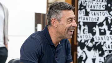 O português Pedro Caixinha chegou nesta semana ao Brasil