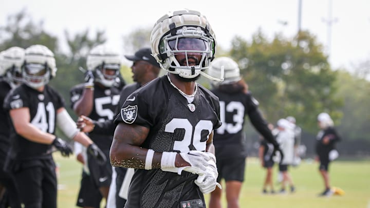 Las Vegas Raiders CB Nate Hobbs