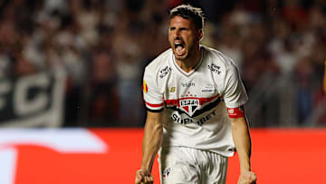 Calleri soma seis participações em gols em 11 jogos neste ano