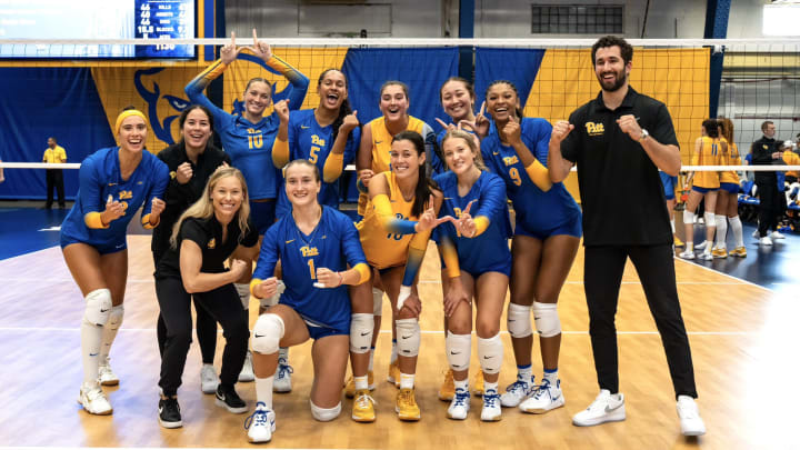 Pitt Volleyball Blue Team Celebrates Victory over Gold in Scrimmage 