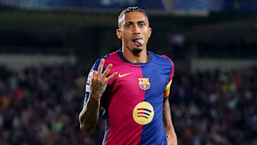 Raphinha letting everyone know how many goals he scored against Bayern Munich