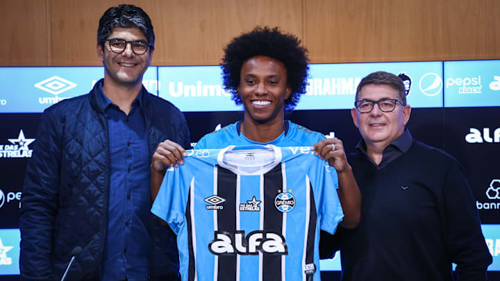Willian é oficialmente apresentado pelo Grêmio