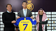 Cristiano Ronaldo siendo presentado con el Al-Nassr