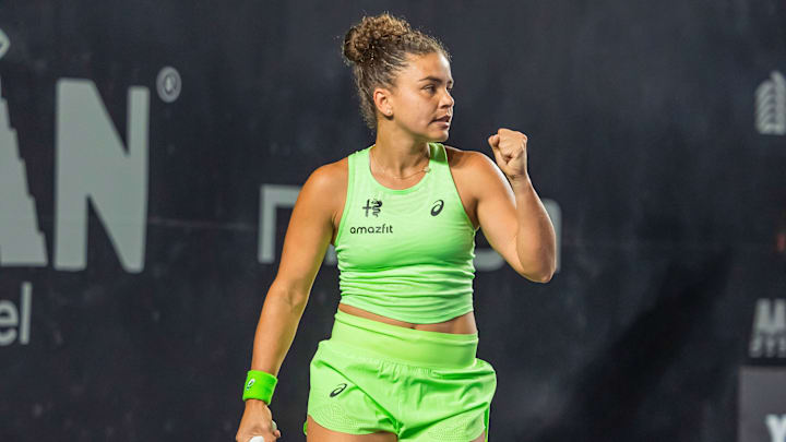 La tenista italiana Jasmine Paolini celebra su victoria sobre Hon La tenista italiana Jasmine Paolini celebra su victoria sobre Hon