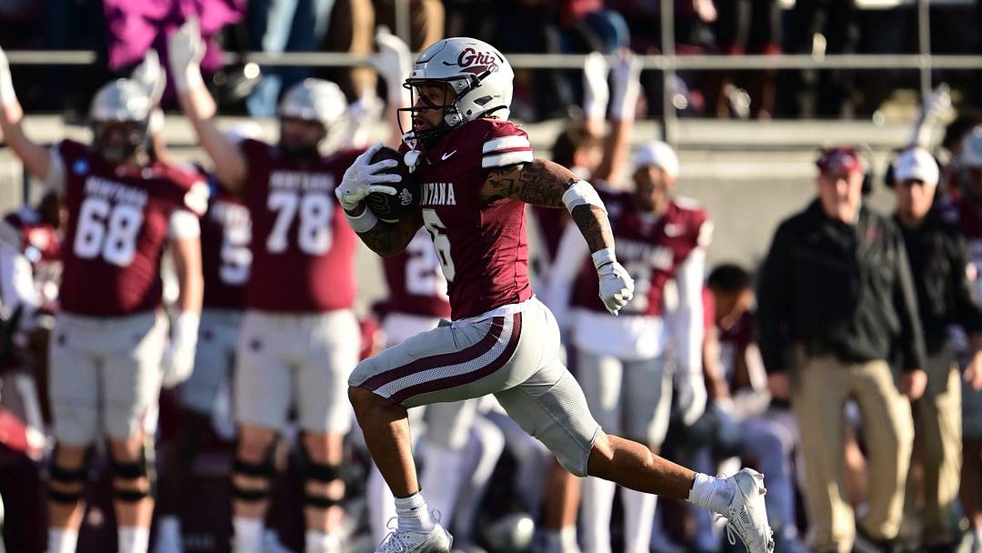 Montana wide receiver Michael Wortham (6)