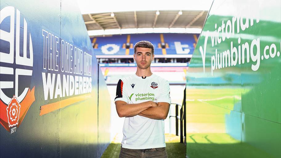 Lewis Brunt has signed for Championship club Bolton Wanderers.