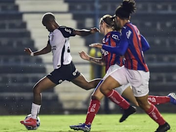 Jhonson foi um dos destaques do último jogo entre as equipes