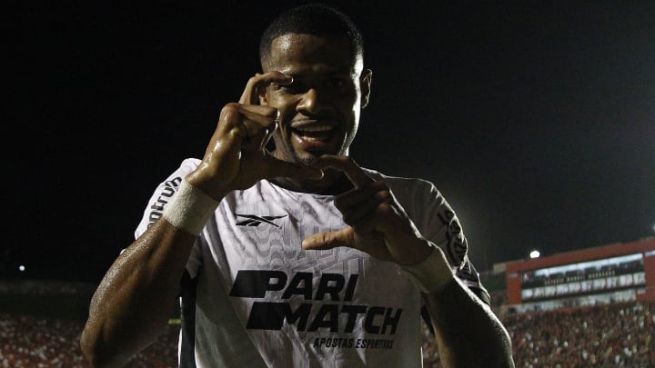 Junior Santos é o artilheiro do Botafogo em 2024