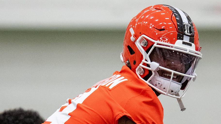 It behooves the Browns to see what they have in Deshaun Watson.