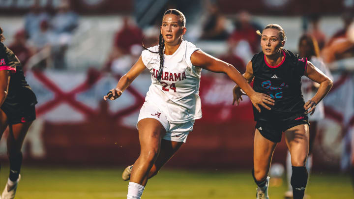 Alabama soccer play Sydney Japic vs. FAU