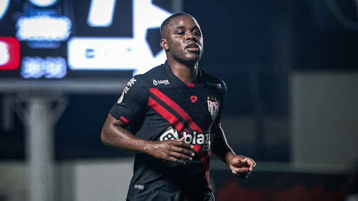 Joel Campbell, atacante do Atlético-GO em 202