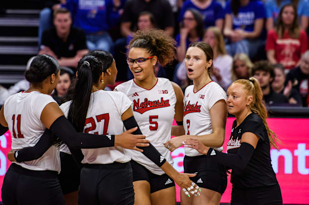 Nebraska Volleyball Sweeps Kansas