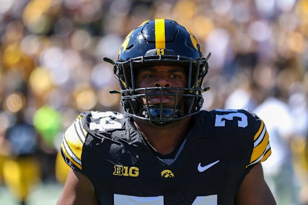 Iowa LB Jay Higgons. (Rob Howe/HN) 