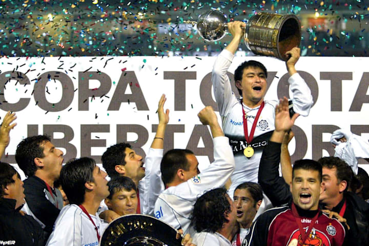 Olimpia é uma camisa tradicional das Américas