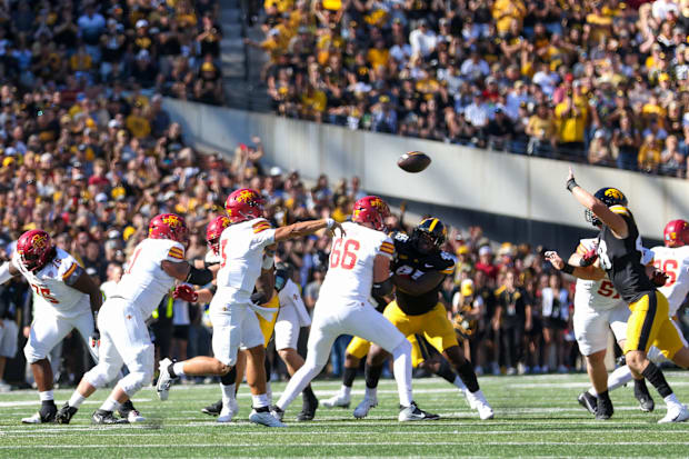 Iowa State QB Rocco Becht. (Rob Howe/HN) 