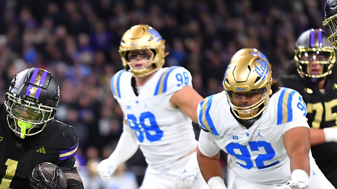 November 15, 2024: Washington Huskies running back Jonah Coleman (1) during the NCAA, College League, USA Football game between the UCLA Bruins and the Washington Huskies in Seattle, Washington.