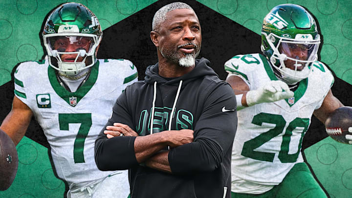 New York Jets quarterback Justin Fields, head coach Aaron Glenn, and running back Breece Hall
