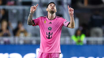 El argentino Lionel Messi logró un doblete contra Columbus Crew para asegurar el liderato de la MLS y el título de la Supporters' Shield