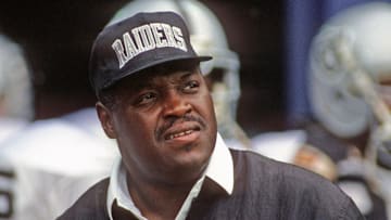 Los Angeles Raiders v Pittsburgh Steelers