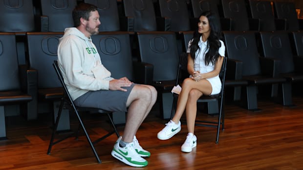 Dan Lanning: Why Oregon Ducks Are Thriving In NIL, Transfer Portal Era